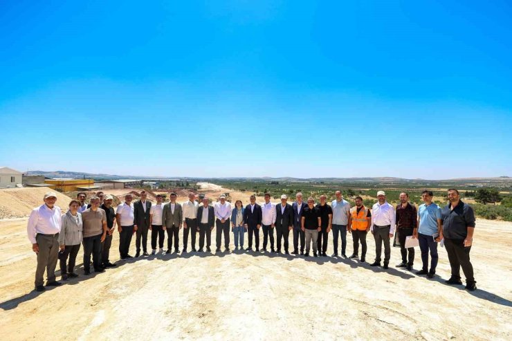 Şahin, Mavikent-Havalimanı yolu çalışmalarını inceledi