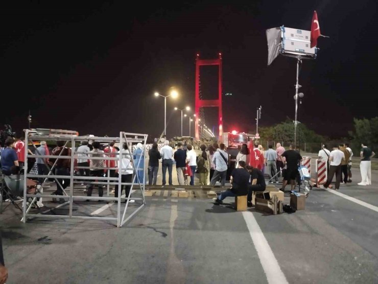 15 Temmuz Şehitler Köprüsü "Asırlık Gece" Belgesel çekimleri kapsamında trafiğe kapatıldı