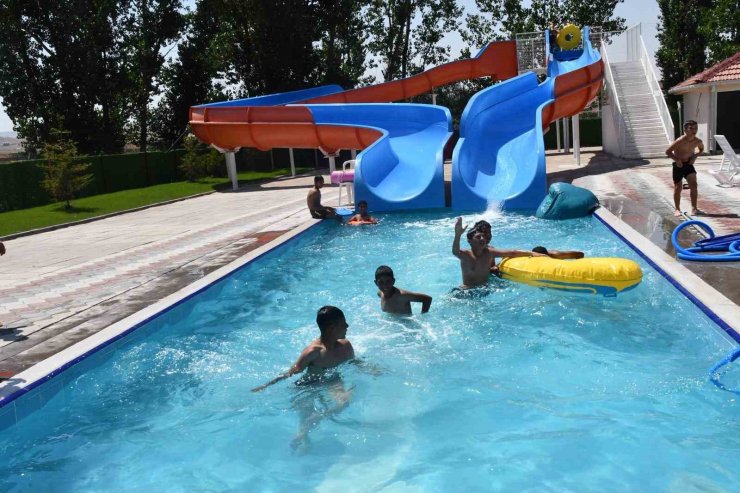 Beylikova’da aquapark ve yüzme havuzları yeniden hizmete açıldı