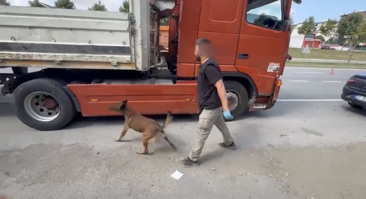 Tırın gizli bölmesinde 7 kilo metamfetamin ele geçirildi