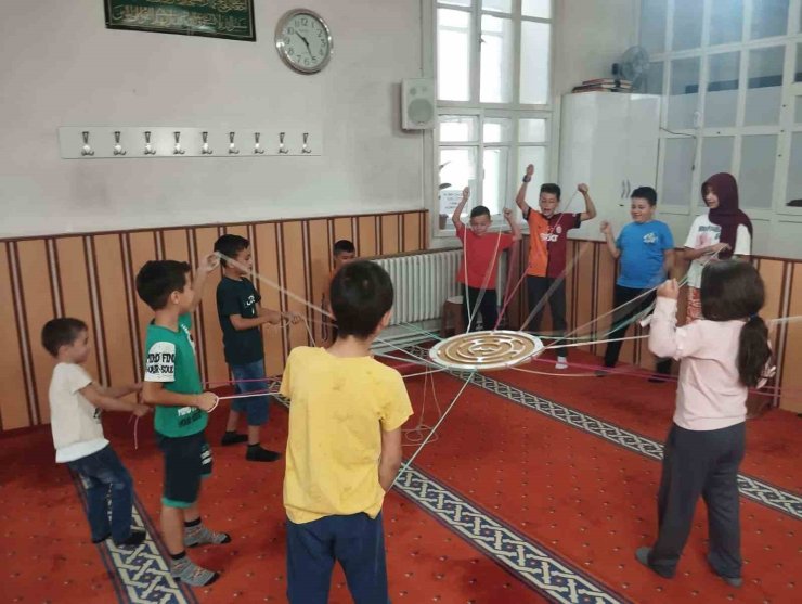 Şuhut’ta Yaz Kur’an Kursu öğrencilerine "Dijital Köprüler" etkinliği
