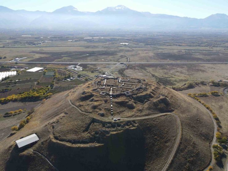 Altıntepe Kalesi, Urartu medeniyetinin izlerini yaşatıyor