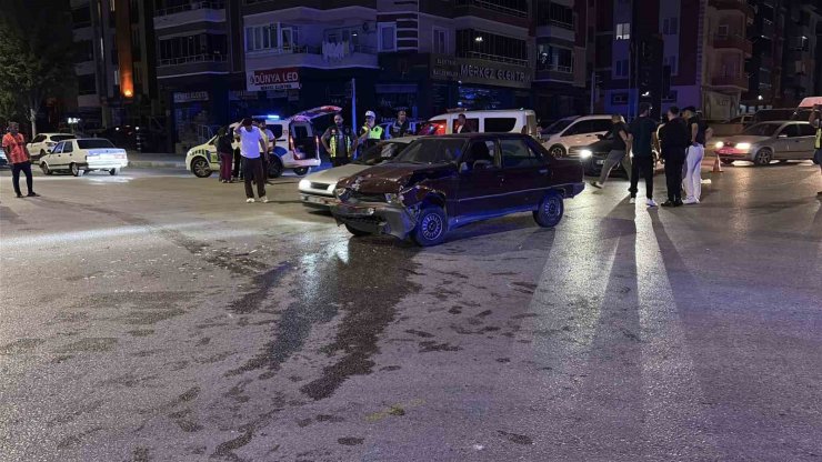 Çorum’da kaza mahallinde arbede: Yardım etmek isteyen genç, alkollü sürücü tarafından darp edildi