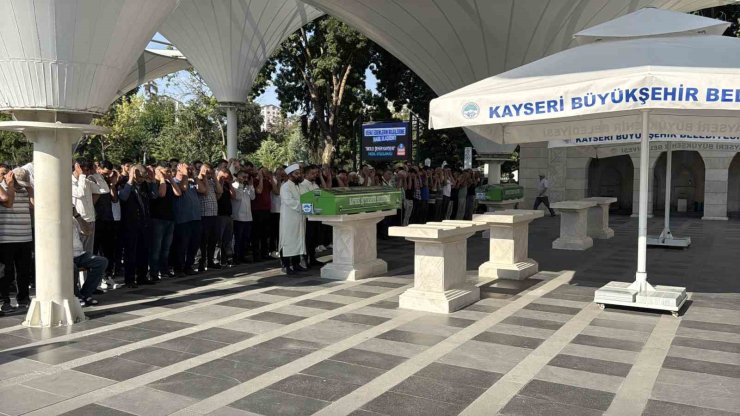 Kavgada bıçaklanarak öldürülen şahıs toprağa verildi