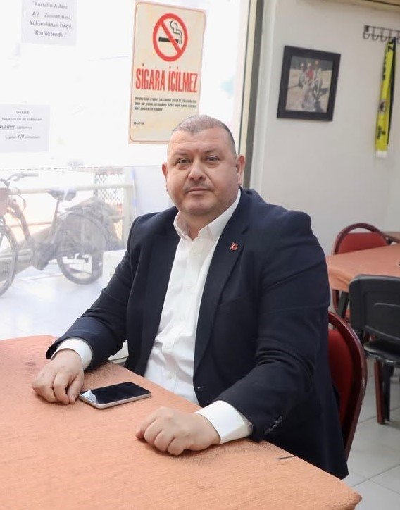 Menderes Belediyesine operasyon: Başkan ve 13 kişi gözaltında