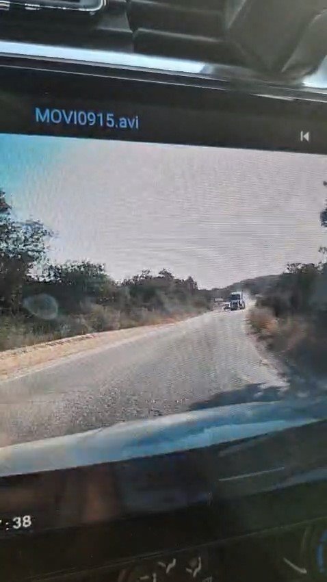 Hatalı sollama yapan hafriyat kamyonu kamerada