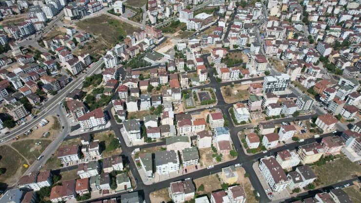 Çayırova’da Özgürlük Mahallesi’ne 4 bin ton asfalt serildi