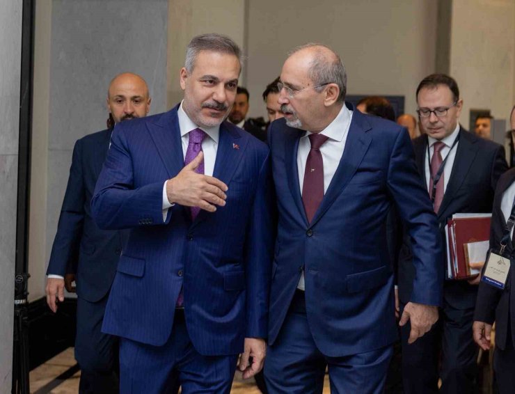 Bakan Fidan, Ürdünlü mevkidaşı Safadi ile görüştü