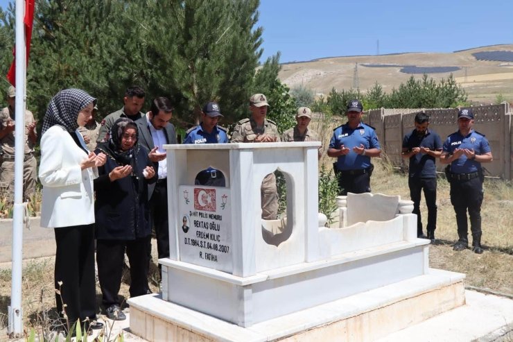 Şehit polis Erdem Kılıç, şehadetinin yıl dönümünde dualarla anıldı