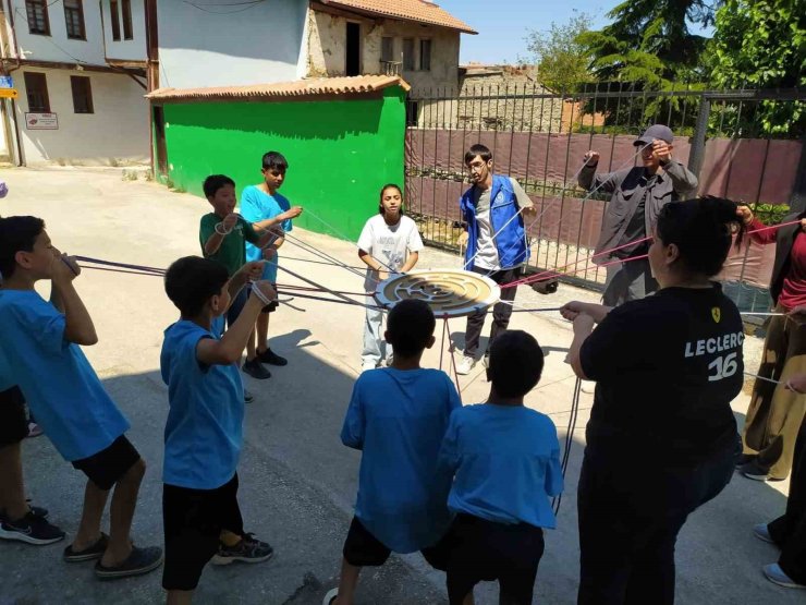 Eskişehir’de ’Çocuklar Oynasın’ projesi hayata geçirildi