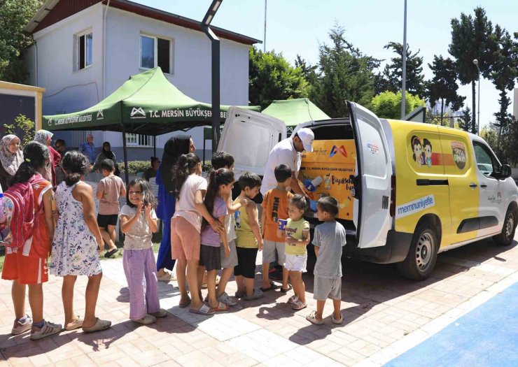 Mersin’de yaz sıcaklarında 163 bin bardak limonata dağıtıldı