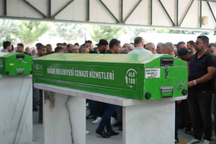 Takla atan otomobildeki genç hayatını kaybetti