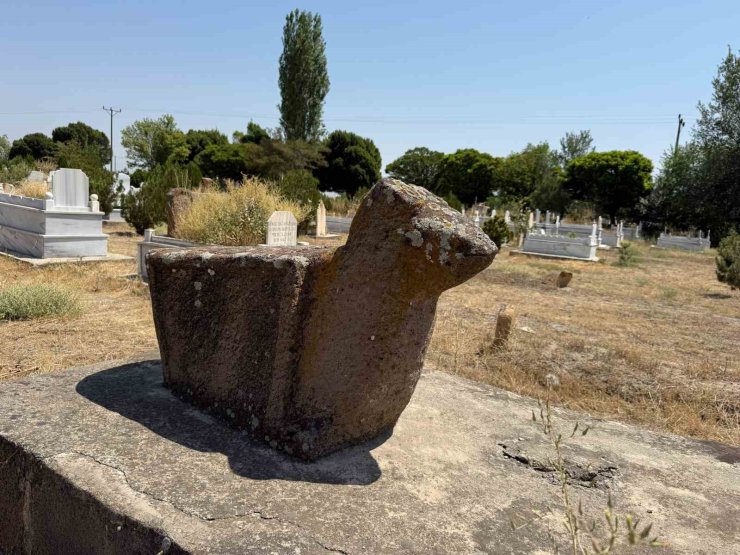 Iğdır’daki Koçbaşı Mezarlığı tarihe ışık tutuyor