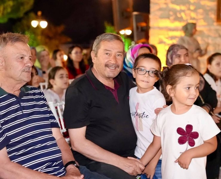 Darende’de nostalji sineması ve karaoke gecesi düzenlendi