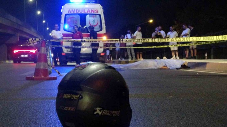 Savrulan motosikletten düşerek başını kaldırıma çarpan genç hayatını kaybetti