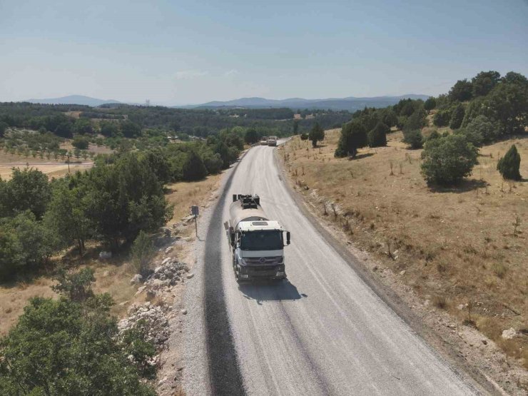 Büyükşehir Harmancık’ta da yolları yeniliyor
