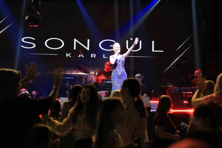 Çameli Festivalinde Songül Karlı rüzgarı
