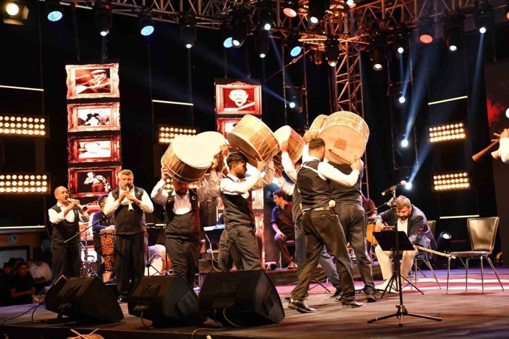 Neşet Ertaş Kültür ve Müzik Festivali’nde meydan doldu taştı