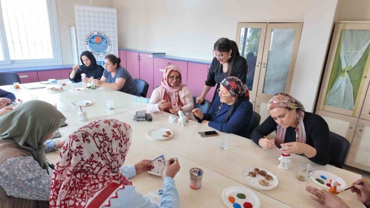Akdeniz’de kadınlara yönelik ’Sevgi Sanatı’ atölyesi
