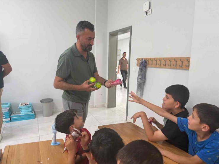 AK Parti Ağrı İl Başkanı Yıldız, öğrencilerin sosyal medya davetini geri çevirmedi