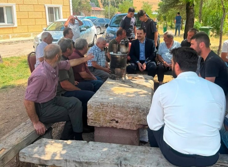 Demirözü Kaymakamı Ahat köy ziyaretlerinde bulundu