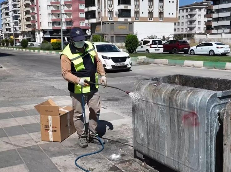 Kilis’te çöp konteynerleri yenilenerek yeniden hizmete kazandırılıyor