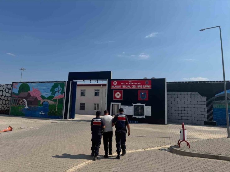 Jandarma aranan 24 kişiyi yakaladı
