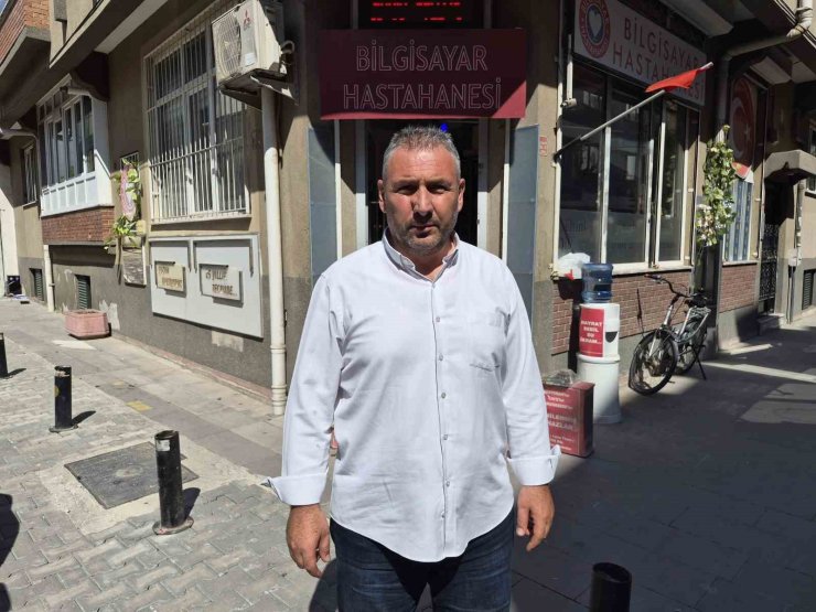 Eşinin 5 bileziği ile açtığı 30 yıllık dükkânı kapatmanın hüznünü yaşıyor