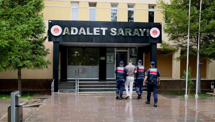 Bayburt’ta 4 yıl hapis cezası bulunan firari hükümlü yakalandı