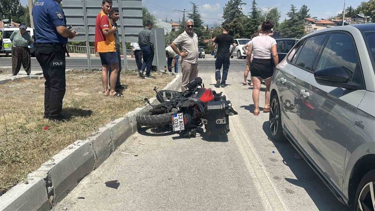 Burdur’da motosiklet ile otomobil çarpıştı: 1 yaralı