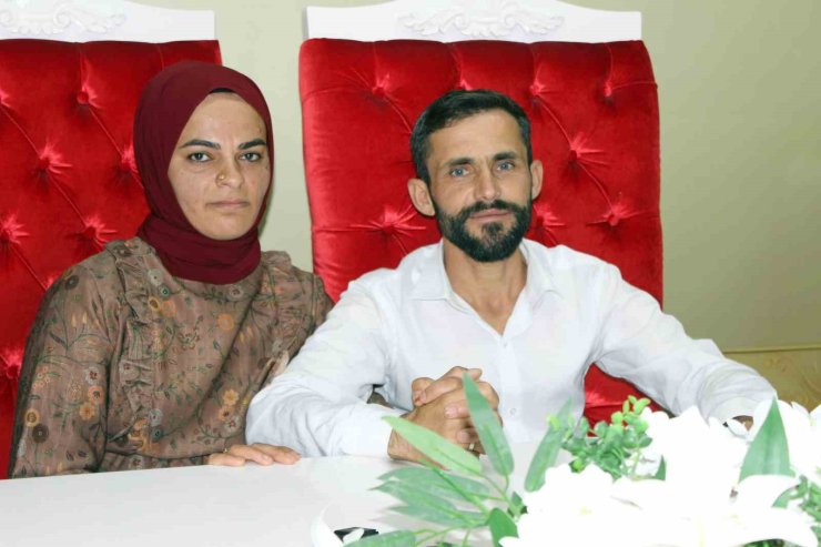 İşitme engelli çiftin mutluluğu işaret diliyle taçlandı