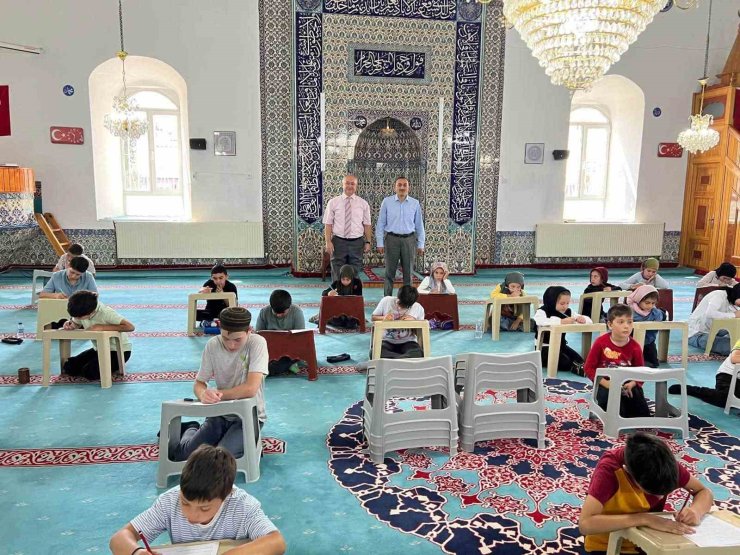Dumlupınar’da Yaz Kur’an Kursu öğrencilerine Bilgi Birikim Sınavı