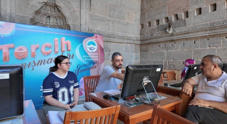 Aile Akademisi’nden 2 bin 657 öğrenciye tercih danışmanlığı hizmeti