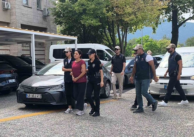FETÖ’cü yüzbaşının ablasına 10 yılda 2. tutuklama