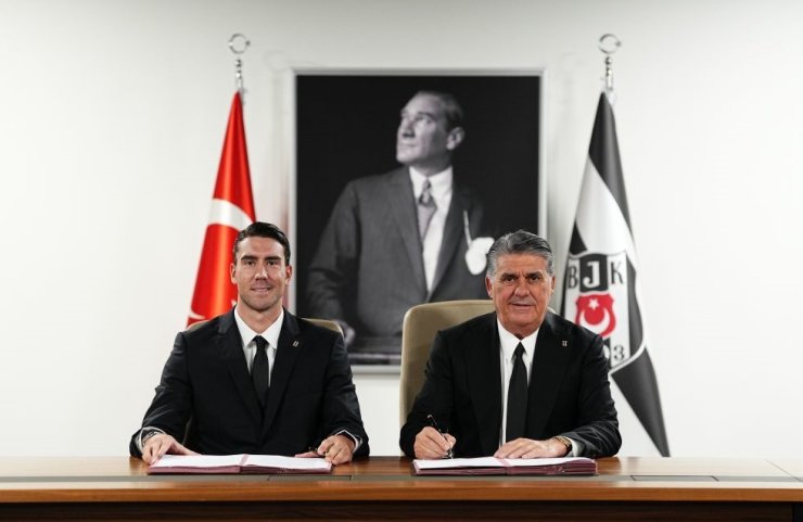 Beşiktaş, Dusan Vlahovic ile 3 yıllık sözleşme imzaladı