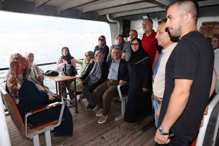 Körfez’in çınarları vapur gezisinde buluştu