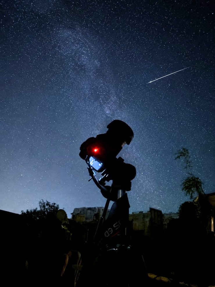 Perseid meteor yağmuru Bandırma semalarında görsel şölen sundu