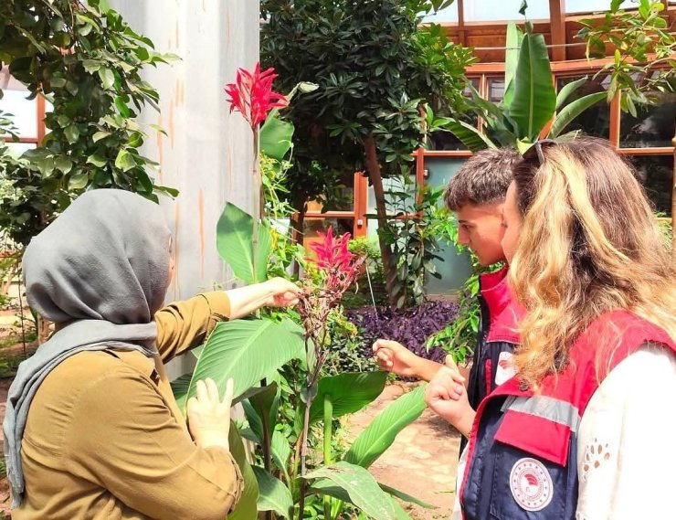 Öğrencilerden Tıbbi ve Aromatik Bitkiler Merkez Müdürlüğünü teknik gezi