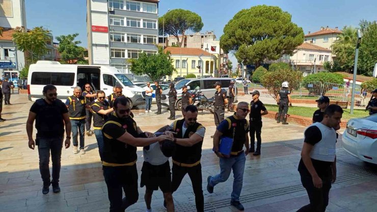 Aydın’daki telefoncu cinayetinde 4 şüpheli adliyeye getirildi
