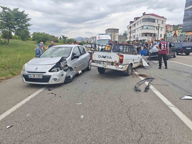 Trabzon’da zincirleme trafik kazası: 8 yaralı