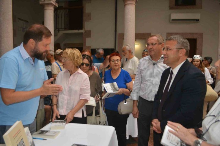 Ayvalık’ın üretim ve kent tarihi kitapla geleceğe taşınıyor