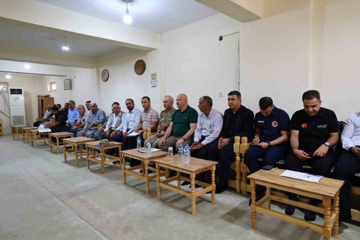Vali Küçük, köylerin taleplerini yerinde dinledi