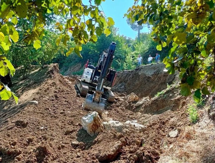 Gümüşova’da heyelan bölgesine müdahale başladı