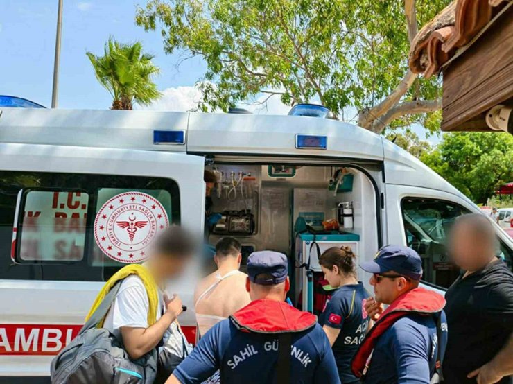 Marmaris ve Fethiye’de teknelerde yaralanan 2 kişiye Sahil Güvenlikten tıbbi tahliye