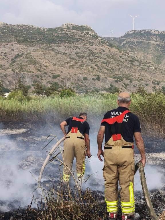 Samandağ’da bahçe yangını büyümeden söndürüldü