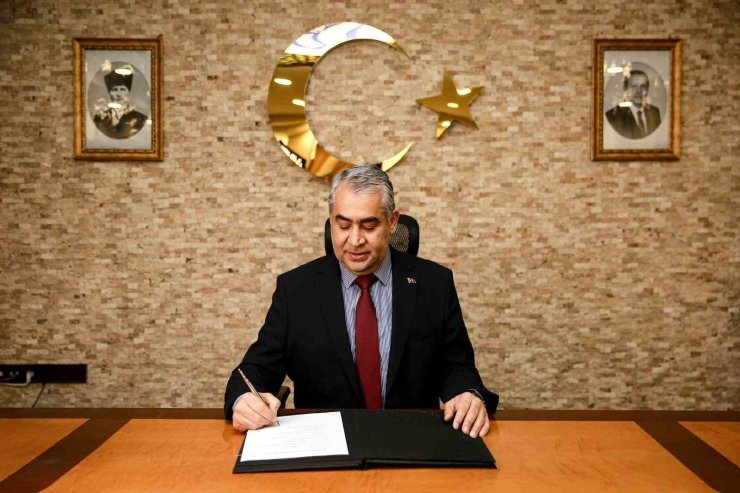 ADÜ Rektörü Kent: "ADÜ ailesine katılan tüm öğrencilerimizi gönülden tebrik ediyorum"
