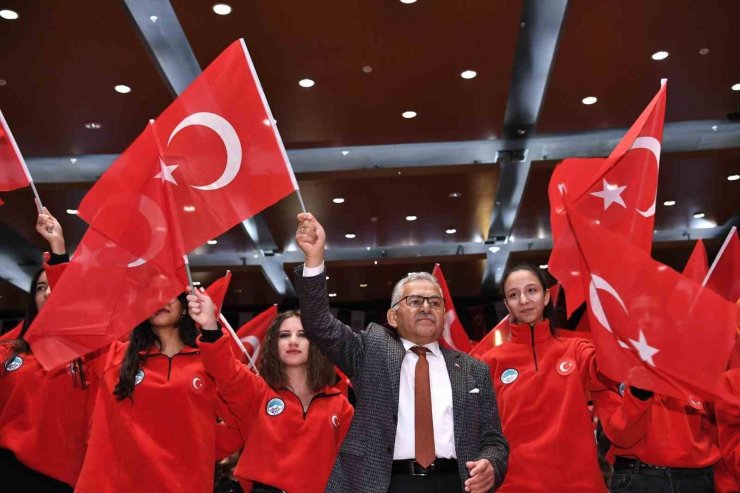 Başkan Büyükkılıç’tan Kayseri’yi tercih eden gençlere tebrik