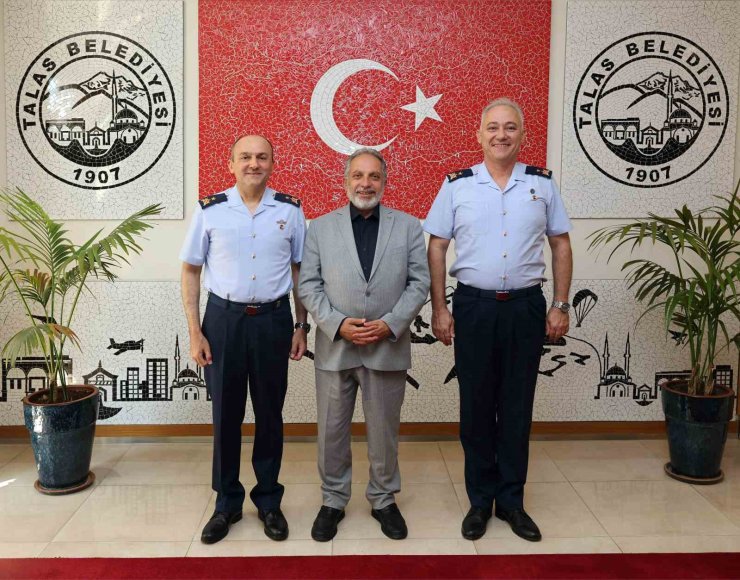 Komutanlardan Başkan Yalçın’a veda ziyareti