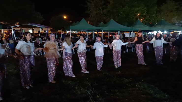 Köylü kadınlardan unutulmaz şalvar gecesi