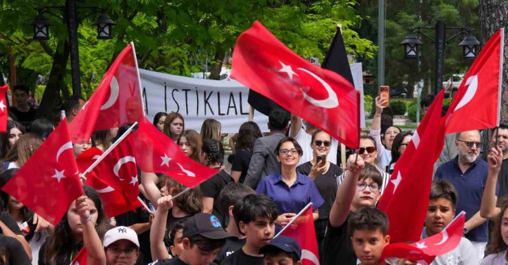 Menteşe Belediyesinden 30 Ağustos’ta her eve Türk Bayrağı kampanyası